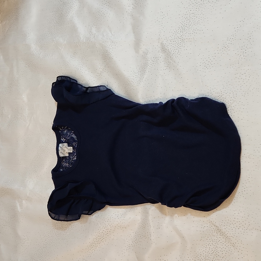 D signed top for girls size m